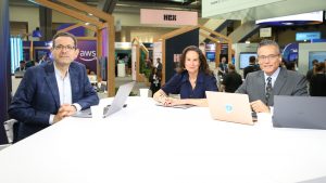 Dave Vellante, George Gilbert, Rebecca Knight of theCUBE talk about agentic AI at Snowflake Summit 2025.