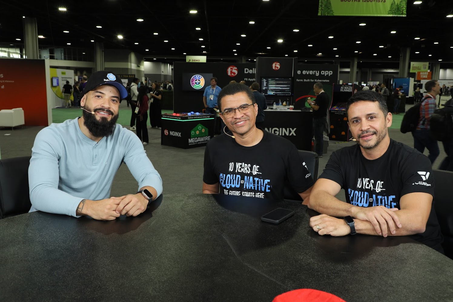 Rodrigo Ramalho, principal solutions architect at Red Hat; Gustavo Fiuza, DevOps engineer at Banco do Brasil; Welton Danyel Felipe, system analyst at Banco de Brasil, spoke with theCUBE about hybrid cloud during KubeCon NA.